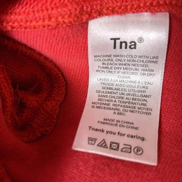 ARITZIA TNA AIRY AF CROPPED RED TOP, PTP 23”,women Lg ,oversized cropped - Picture 5 of 12